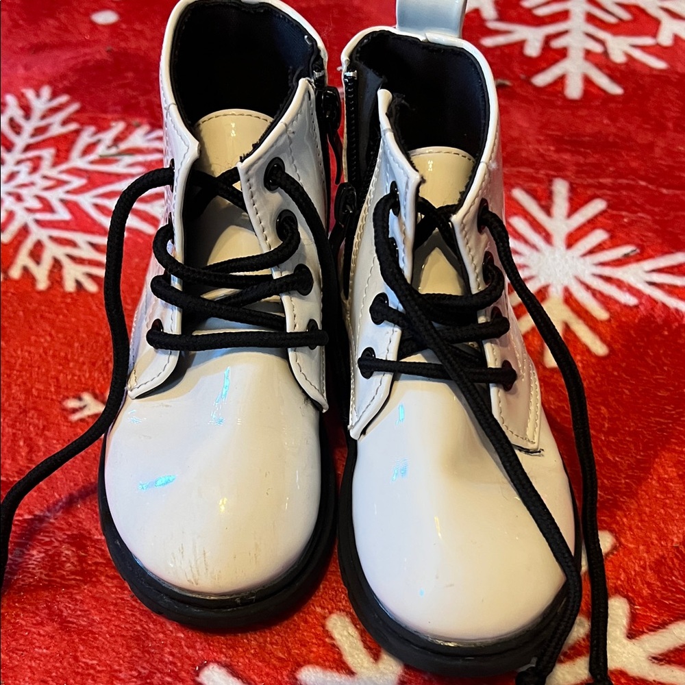 Kids White Lace-Up Boots